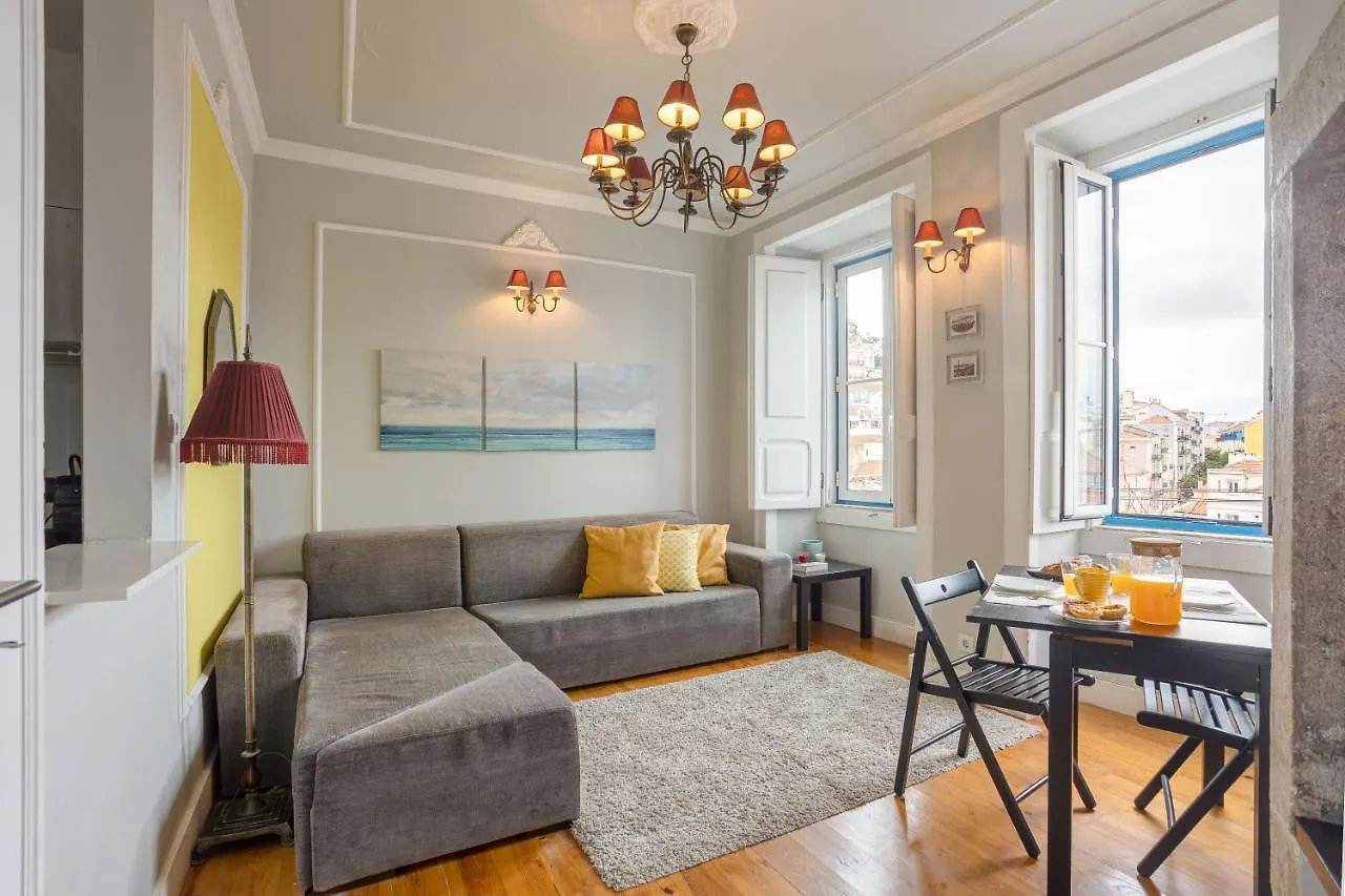 Bright Tailor Made Apartment By The Castle Lisboa Portugal
